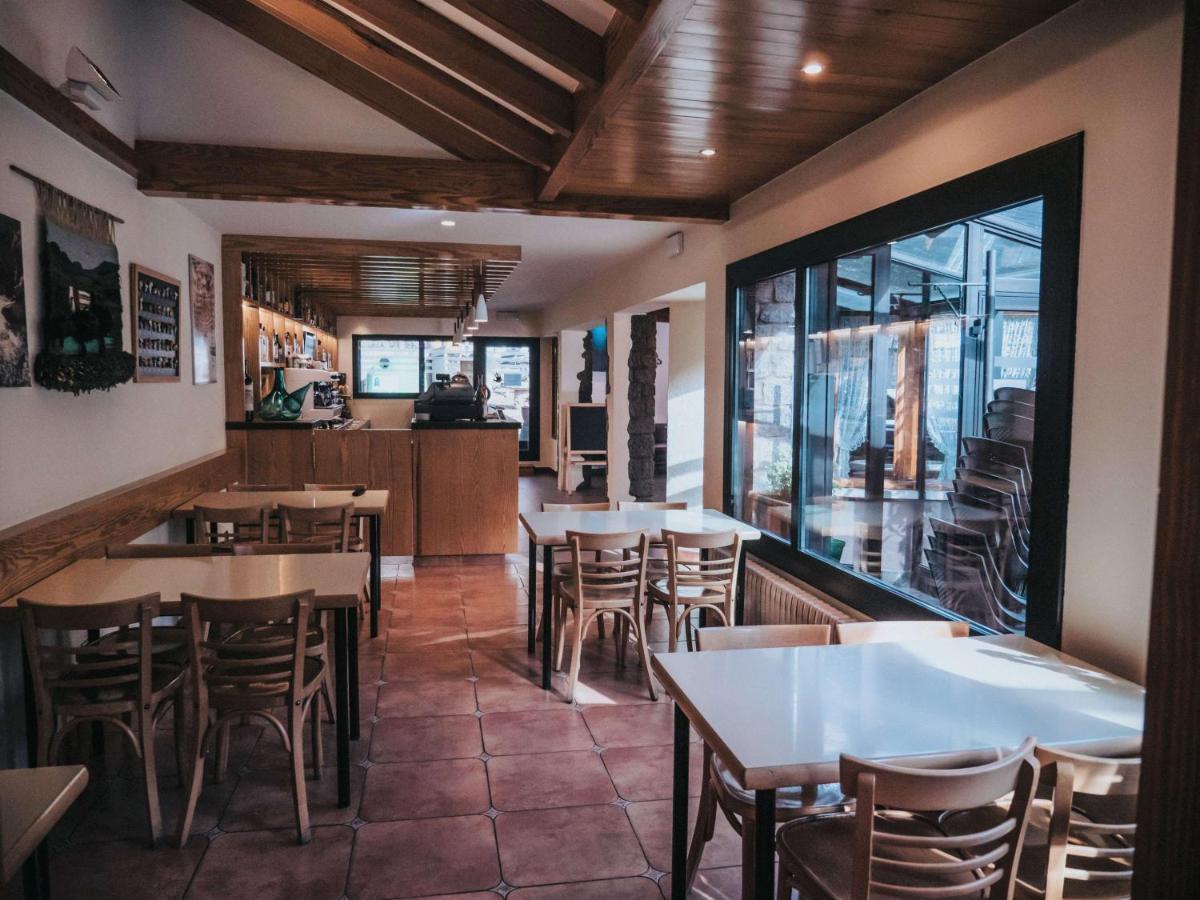 Hostal Les Fonts Castellar De N'Hug Exterior photo